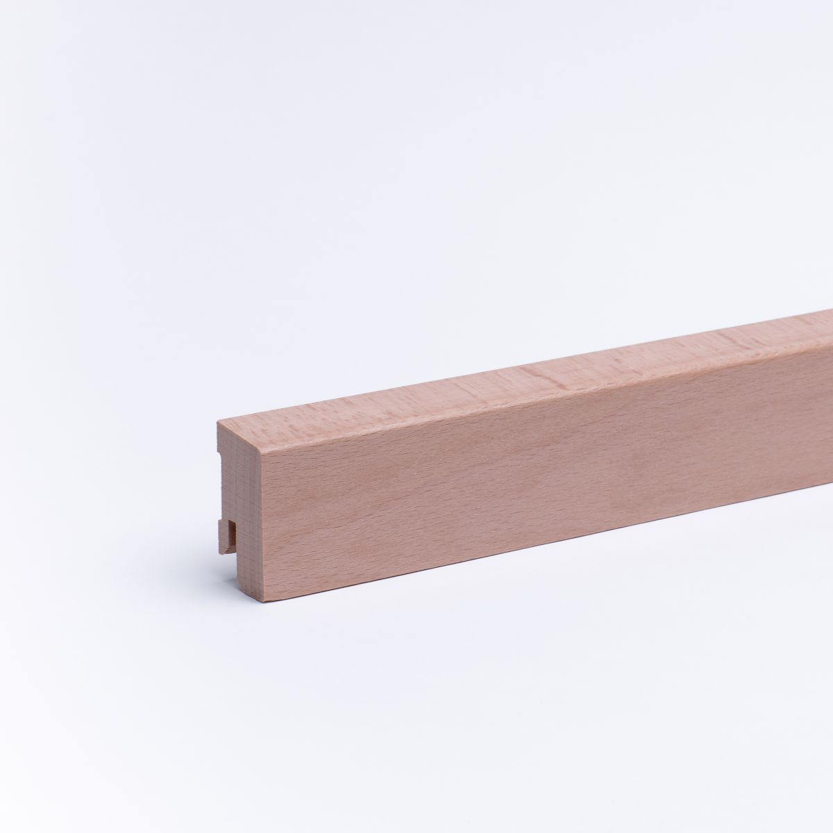 Massivholz Sockelleiste 40mm abgeschrägt - Buche gelackt