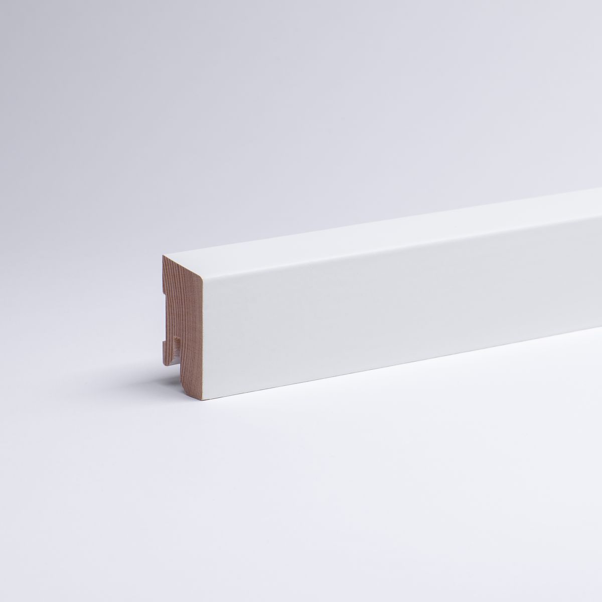 Massivholz Sockelleiste 40 mm abgeschrägt - Weiß - RAL 9010